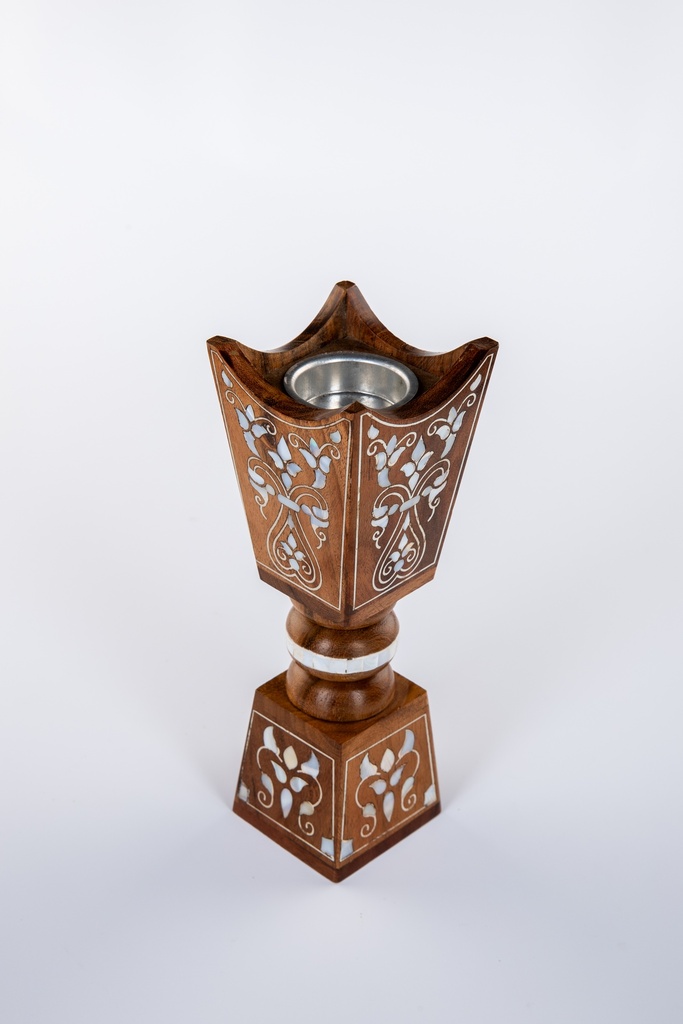 مبخر مطعم بالصدف الطبيعي